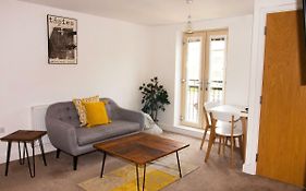 Impressive Urban Townhouse - Leeds City Centre